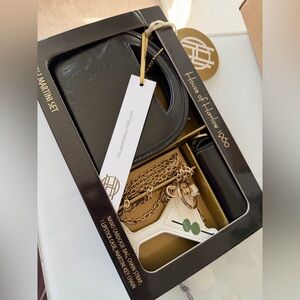 House of Harlow 1960 olive martini gift set